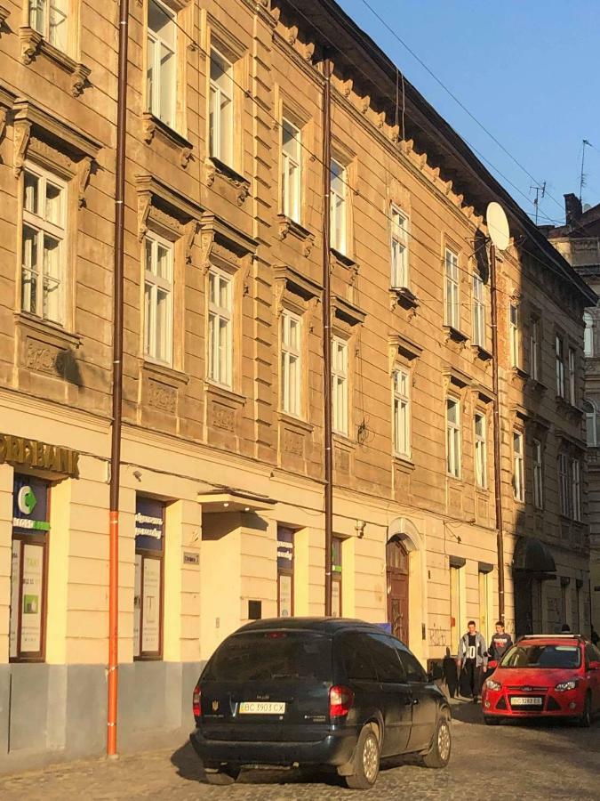 Modern Apartment In Lviv Historic Centre Luaran gambar